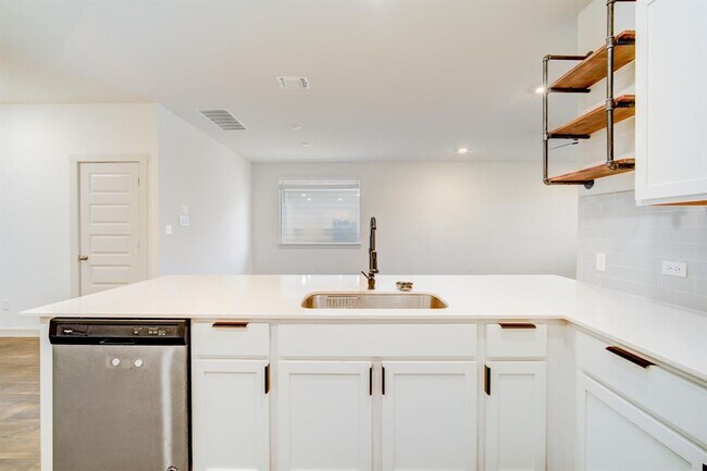 Building Photo - 131 Big Sandy Creek Dr