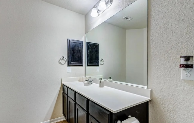 Building Photo - 21126 Fox Hillside Way