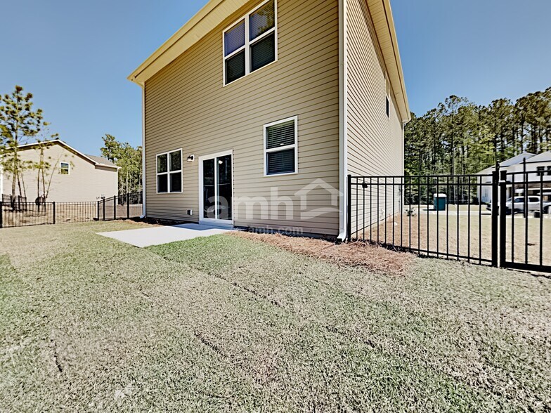 Building Photo - 149 Blackstone Dr