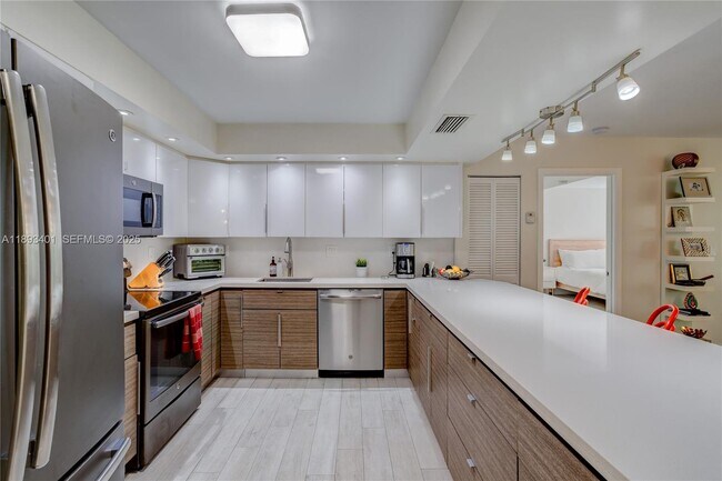 Building Photo - 55 Ocean Ln Dr