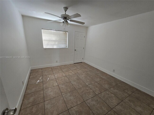 Building Photo - 812 SW 13th St