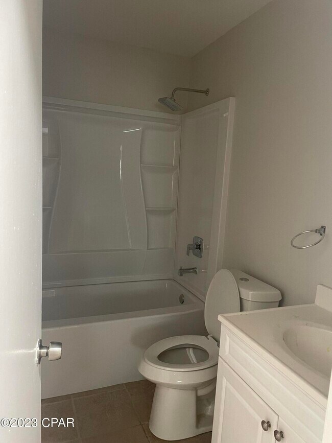 Building Photo - 102 Hershel Ct