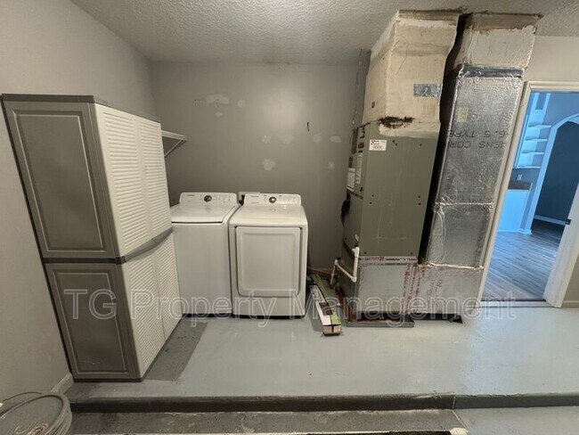 Building Photo - 86269 Venetian Ave