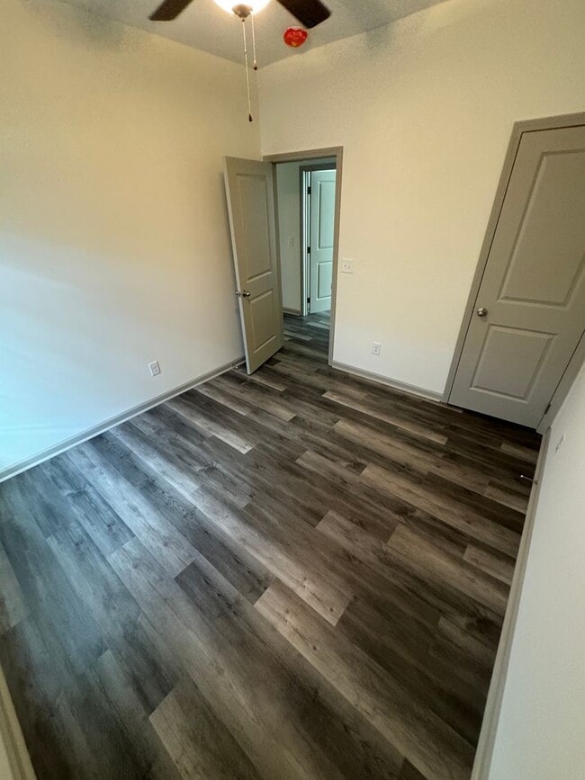 Building Photo - 3B/2B Home Available August 2026!