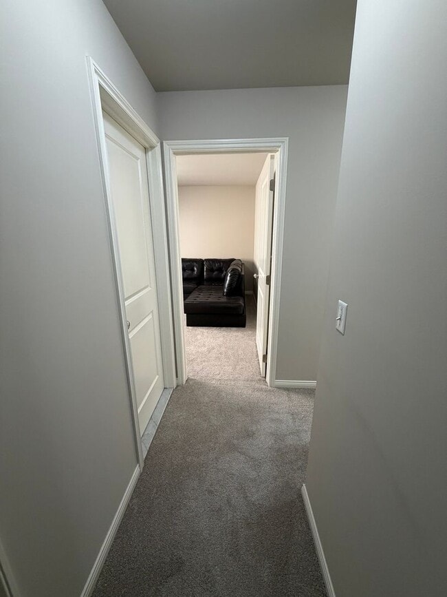 Building Photo - 13776 Grandeur Ave