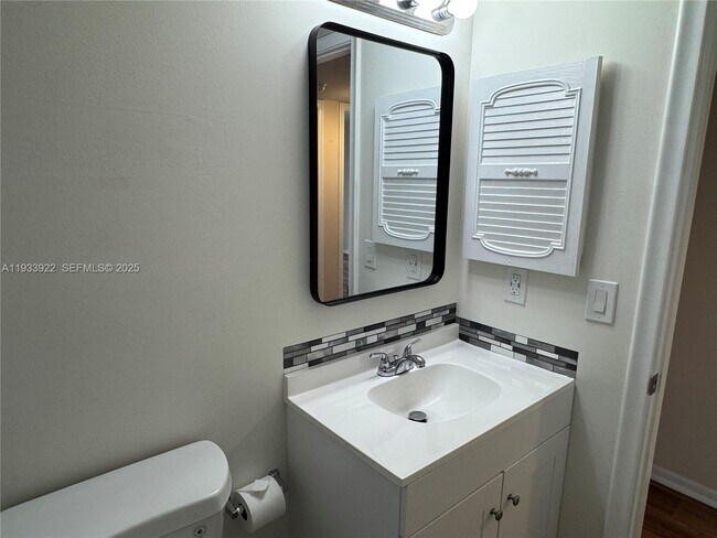 Building Photo - 13250 SW 4th Ct