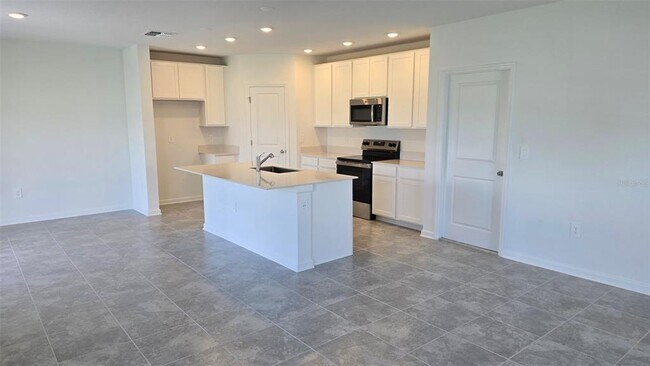 Building Photo - 1449 Cumberland Ave