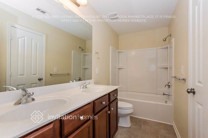 Building Photo - 9507 Pond Vista Court
