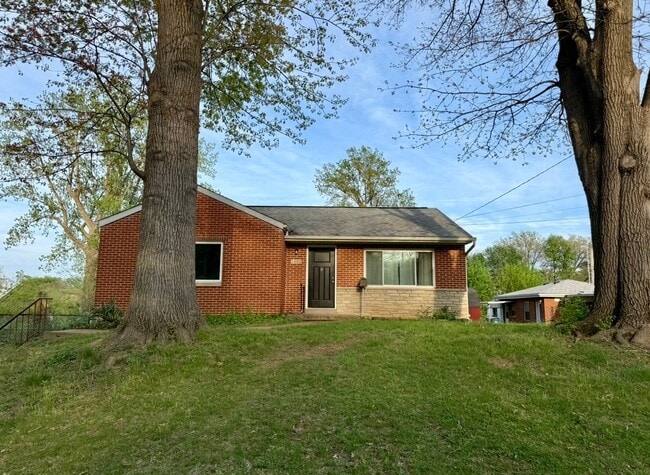 Building Photo - 7602 Elton St