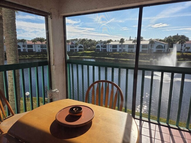 Building Photo - 4915 Casablanca Cir