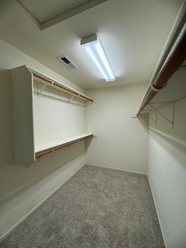 Building Photo - Beautiful Home in Amber Grove