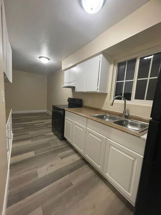 Primary Photo - One bedroom, One bath. Downstairs unit. 89101