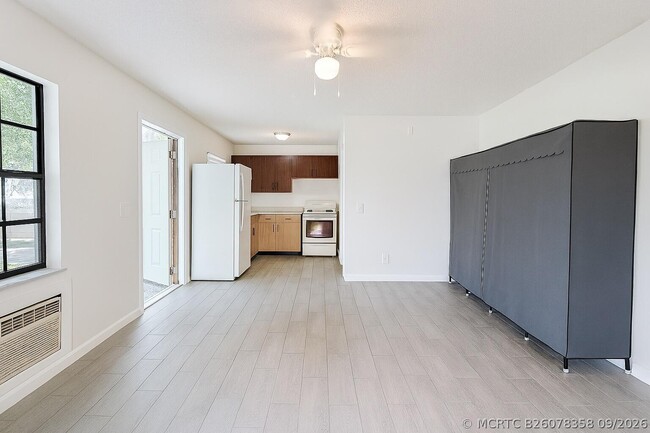 Building Photo - 3539 Melaleuca Ln