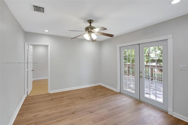 Building Photo - 5386 Balsam Terrace