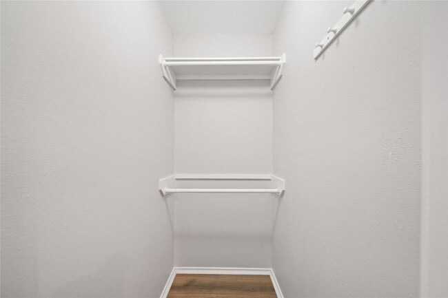 Building Photo - 34546 Park Green Dr