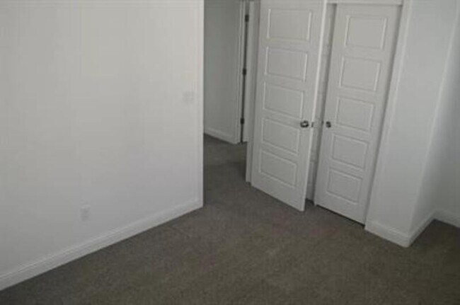Building Photo - 2447 Quesada Dr