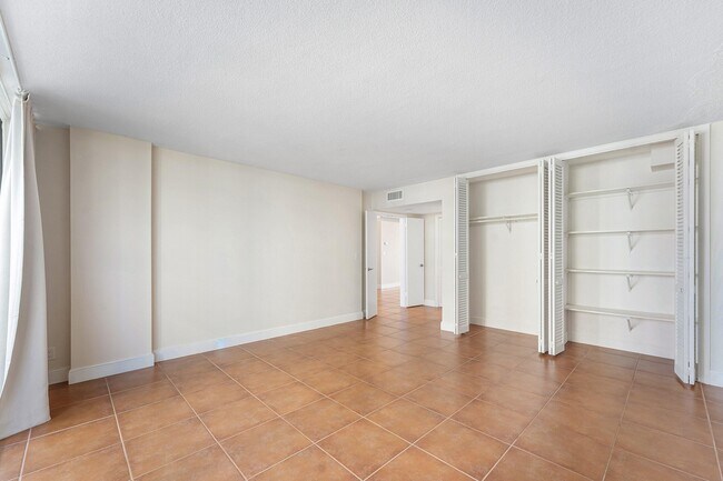 Building Photo - 1200 S Ocean Blvd