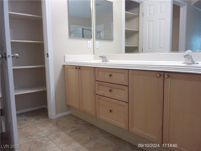 Building Photo - 6211 Sugartree Ave