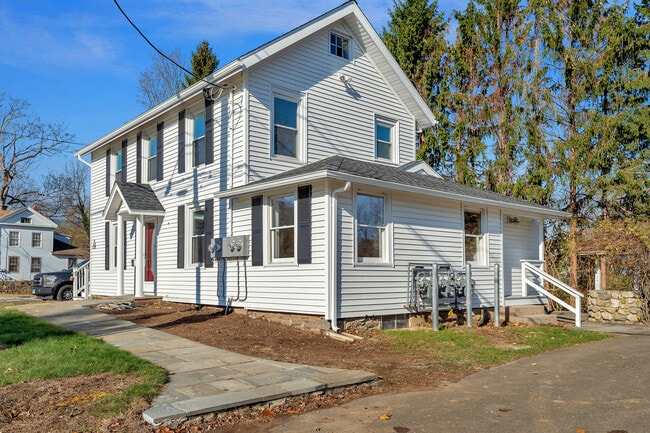 Building Photo - 368 Boston St