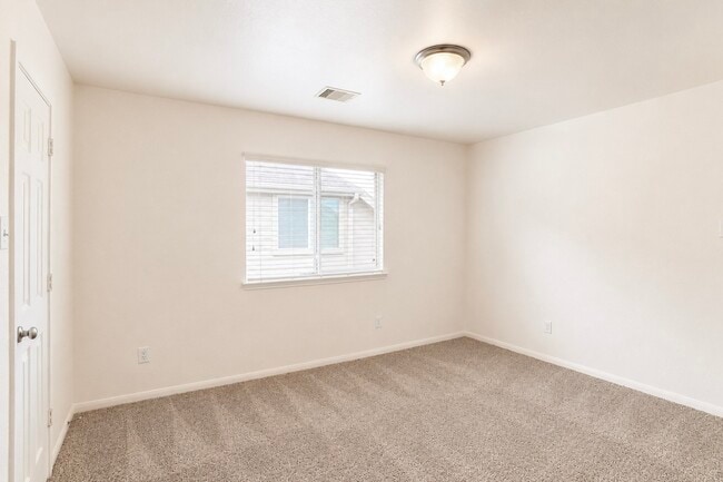 Building Photo - 3303 Belmont River Ln