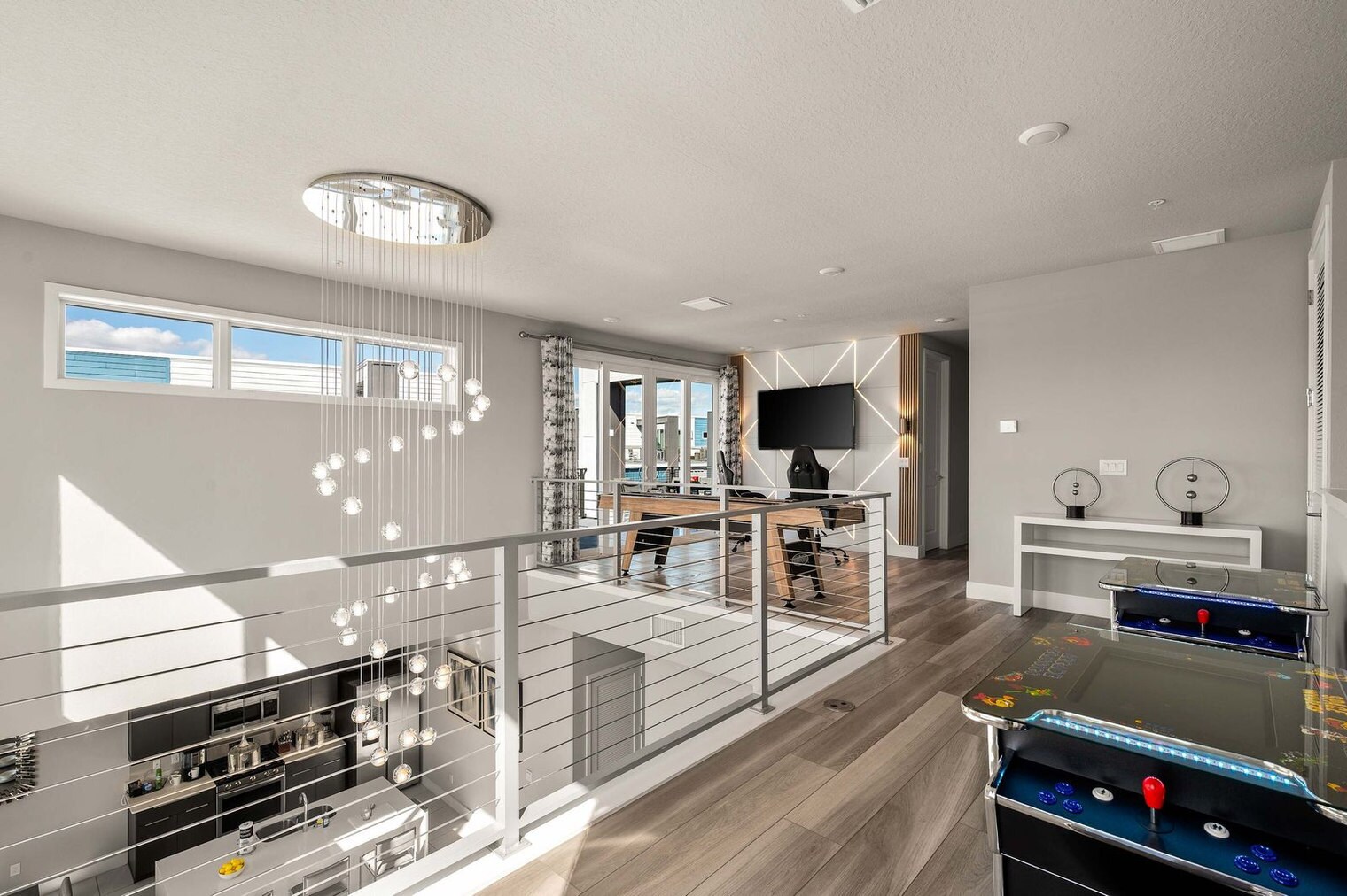 Building Photo - 7740 Sandy Ridge Dr