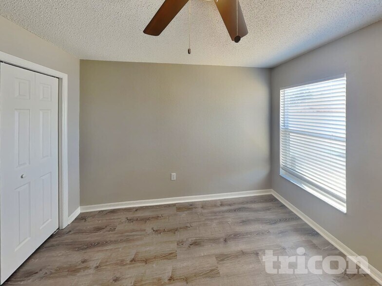 Building Photo - 7152 Summit Dr