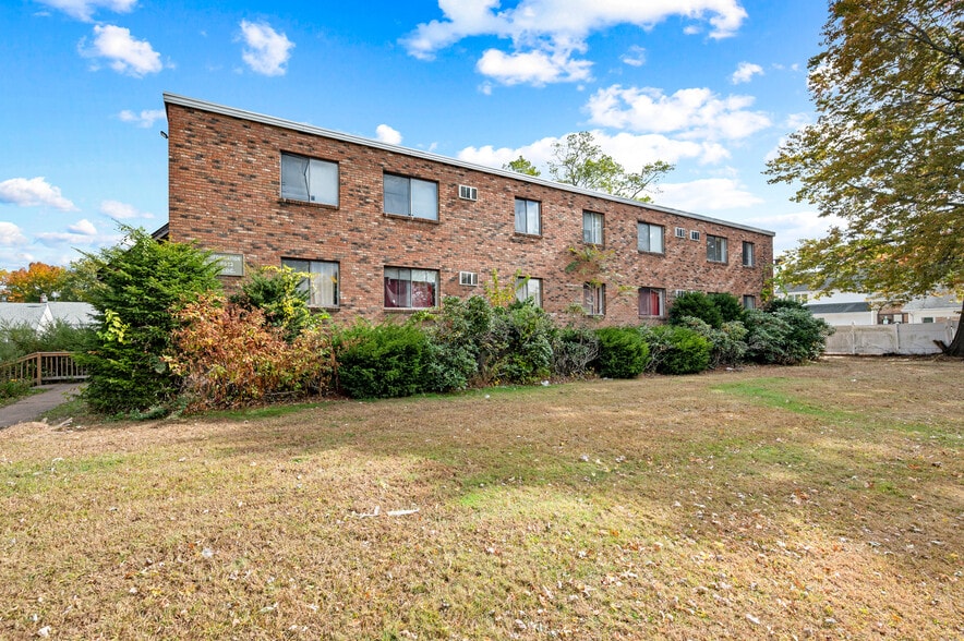 18 Signor Street exterior - 18 Signor St