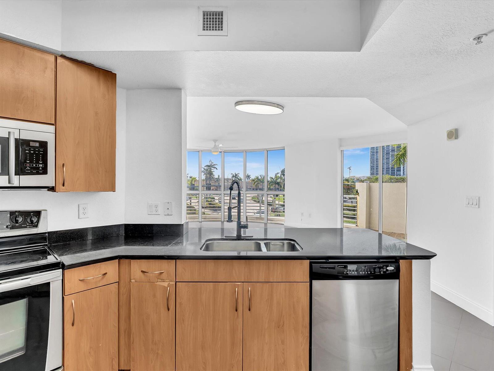 Building Photo - 1830 Radius Dr