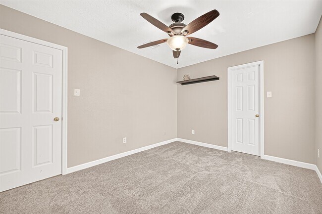 Building Photo - 14015 Wheatbridge Dr