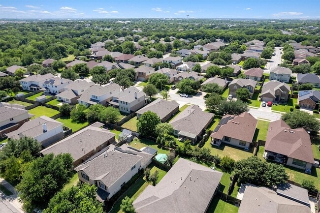 Building Photo - 1049 Regency Ln