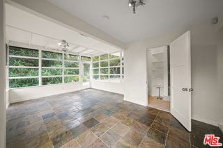 Building Photo - 1581 Clear View Dr