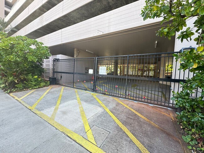 Building Photo - 1848 Kahakai Dr