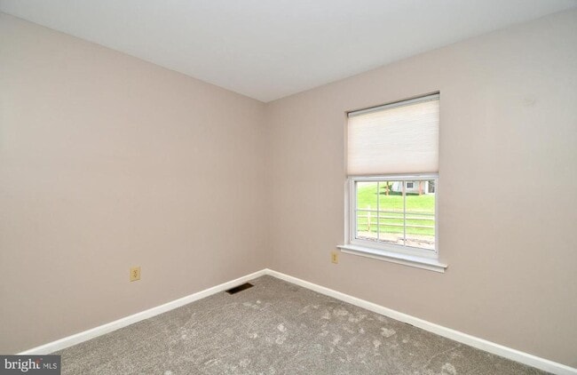 Building Photo - 1055 Balley Dr