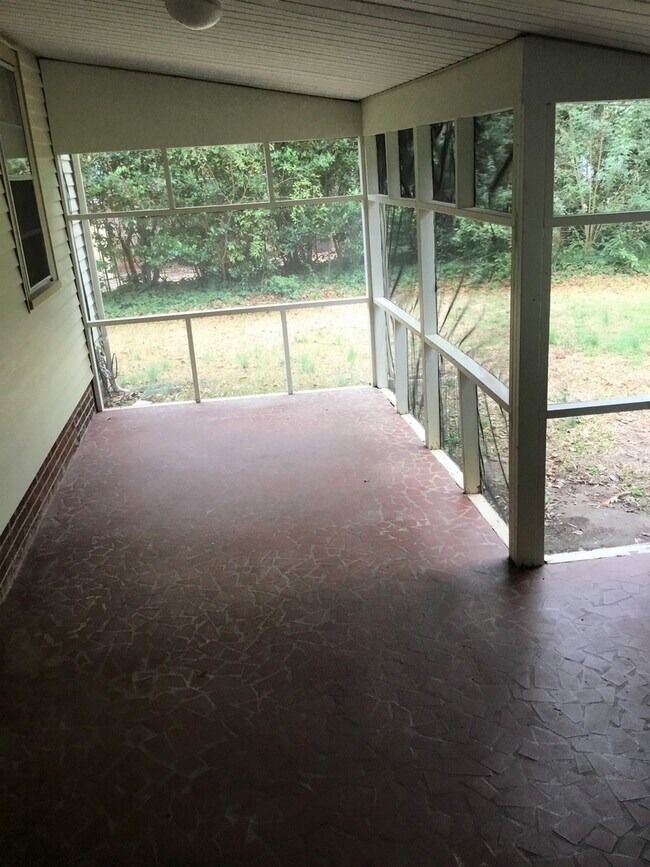 Building Photo - 1035 Candlewood Ln