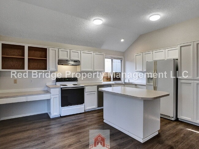 Building Photo - 2356 SW 214th Pl