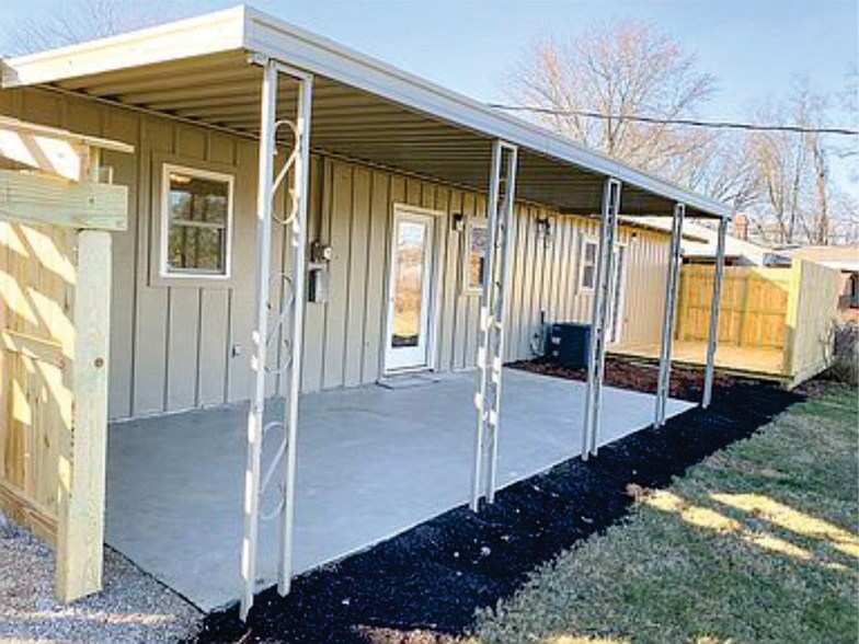 Building Photo - 3512 N Kingsley Dr