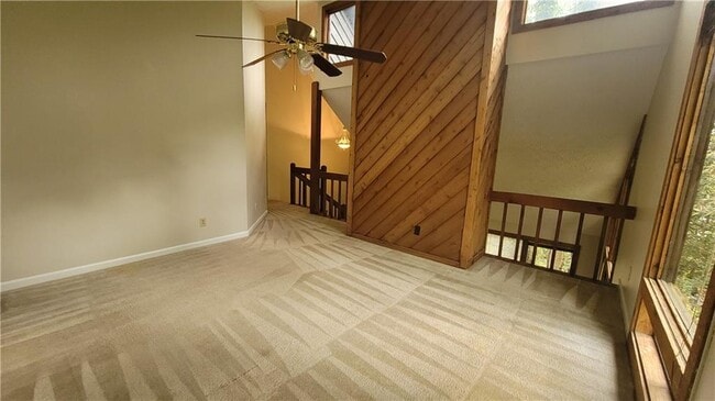 Building Photo - 4621 Kings Crossing Dr NE