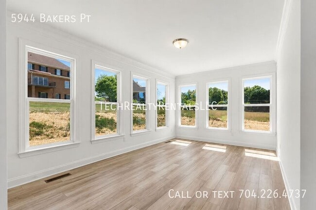 Building Photo - 5944 Bakers Point