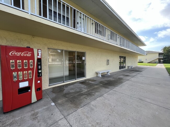 Building Photo - 3325 Arpt Rd S