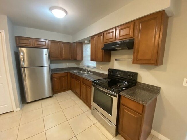 Building Photo - 2 Bedroom 2 Bath Duplex in Historic Downtown Orlando for RENT!