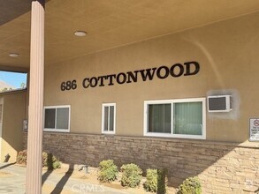 Building Photo - 686 E Cottonwood Rd