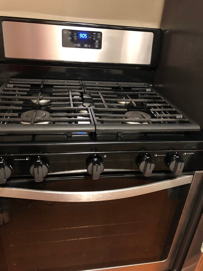 Building Photo - 134 13th St SE