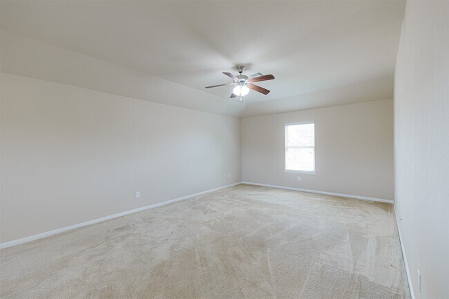 Building Photo - 25322 Saddlebrook Ranch Dr