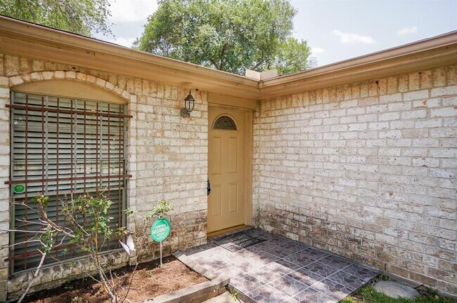 Building Photo - 11614 Pompano Ln