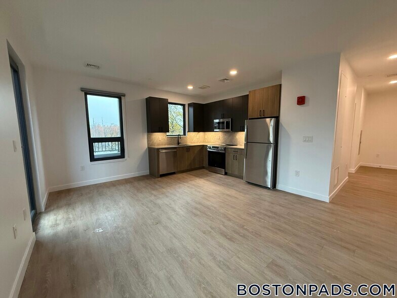 Building Photo - 199 Gardner St