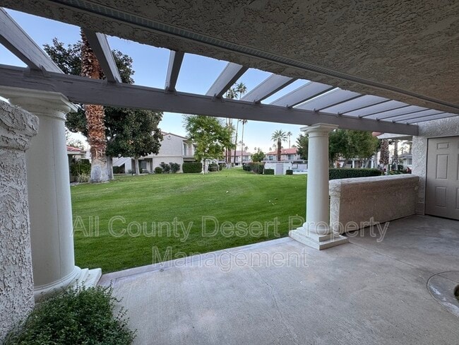 Building Photo - 2701 E Mesquite Ave