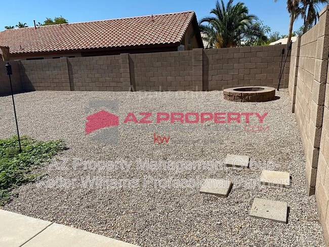 Building Photo - 12725 W Palm Ln