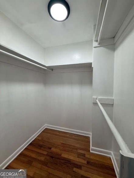 Building Photo - 2439 Plantation Dr