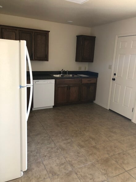 Building Photo - 260 Ashley Dr