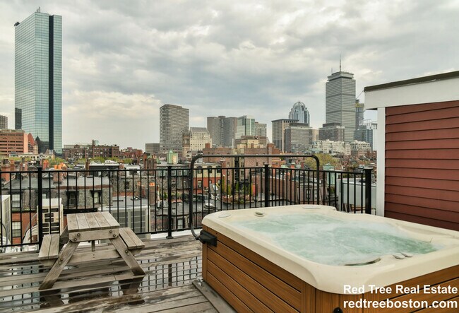 Building Photo - 214 Beacon St